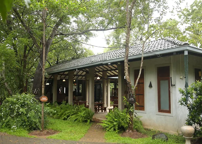 Nil Diya Mankada Safari Lodge Udawalawe