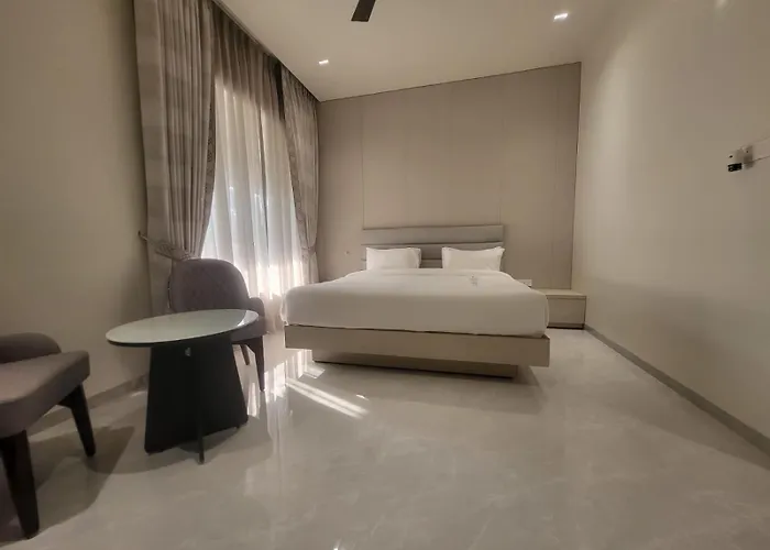 Jhansi Hotel
