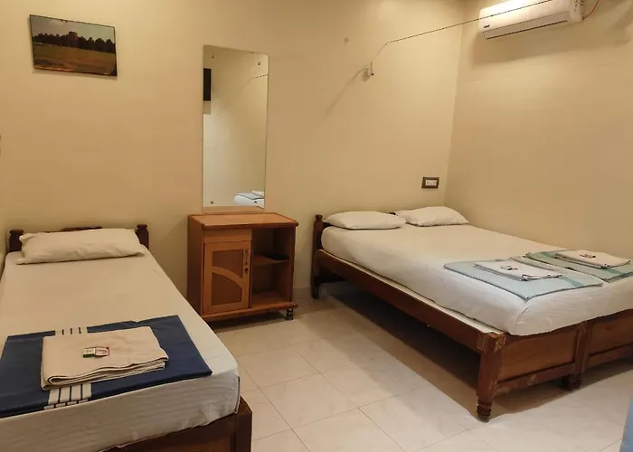 Rocky Guesthouse Hampi