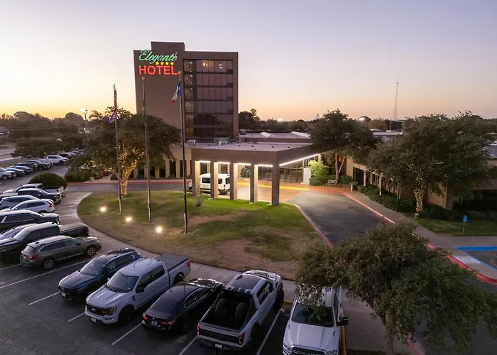 Mcm Elegante Hotel Odessa