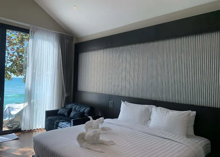 แสงตะวัน รีสอร์ต Hotel เกาะช้าง
