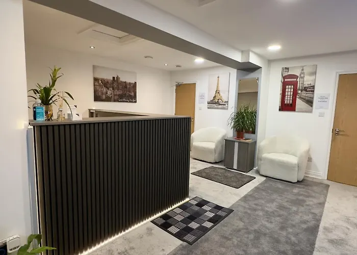 Hotel Travellers Hub Cranford