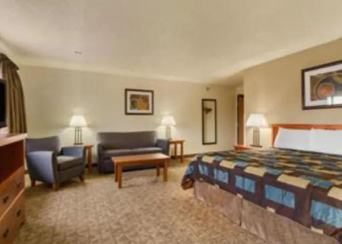 Super 8 By Wyndham Ripley Hotel