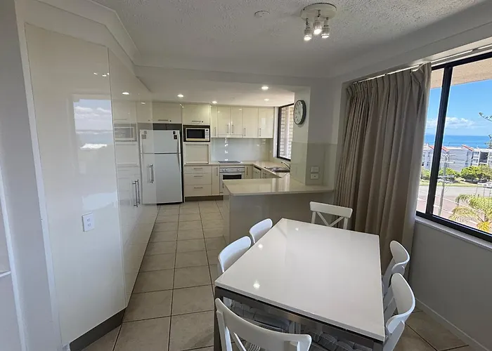 Burgess @ Kings Beach Apartments Caloundra