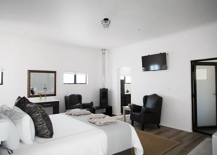 Montmartre Chalets & Venue Franschhoek