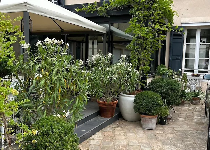 Bed and Breakfast Le Jardin Cathedrale à Chartres