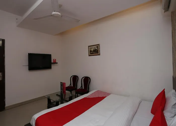 Super Hotel O Pearl Karnal