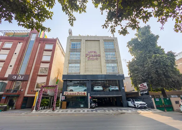 Hotel Picasso Prive - Naraina Vihar Metro Station New Delhi
