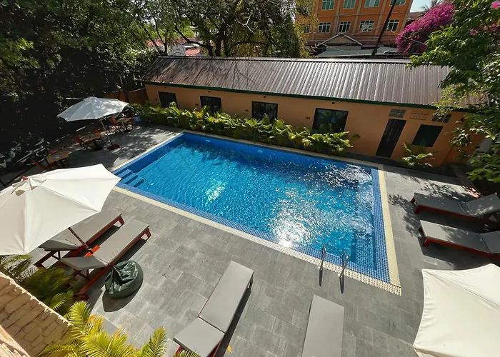 Monkey Republic Kampot Hotel