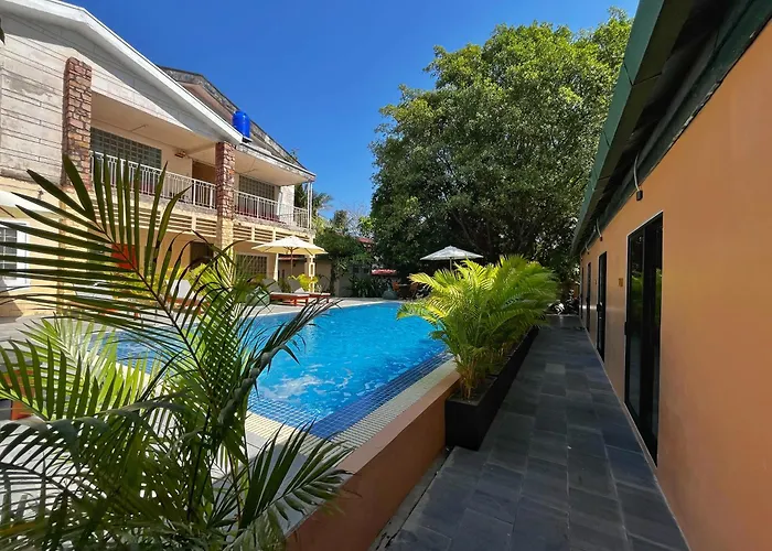 Monkey Republic Kampot Hotel