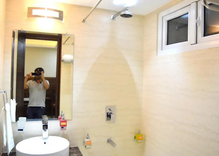 Hotel Tara Palace Redfort New Delhi