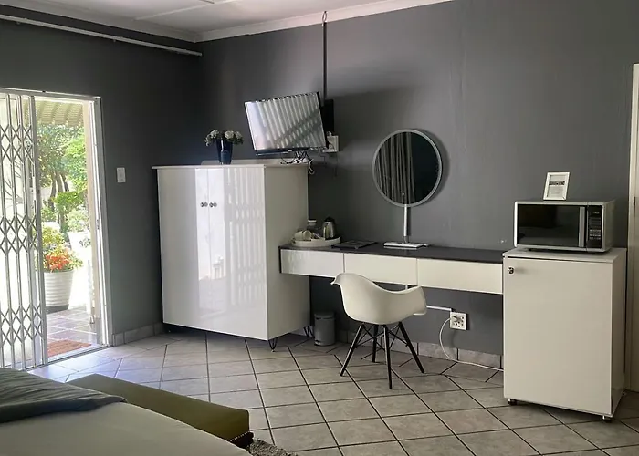 Pari Guest House Middelburg 