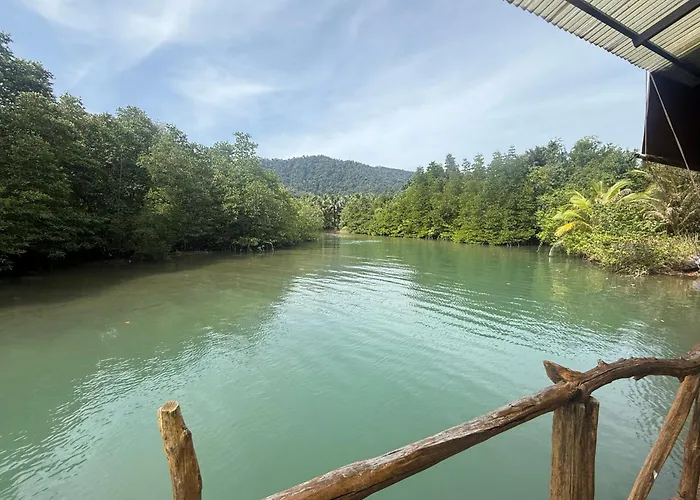 Baan Chan Lay เกาะช้าง