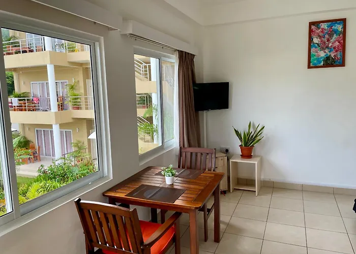 Tropical Hideaway Aparthotel Beau Vallon 