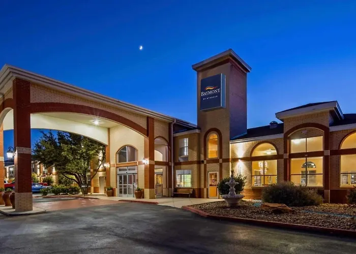 Baymont By Wyndham Lubbock Hotel