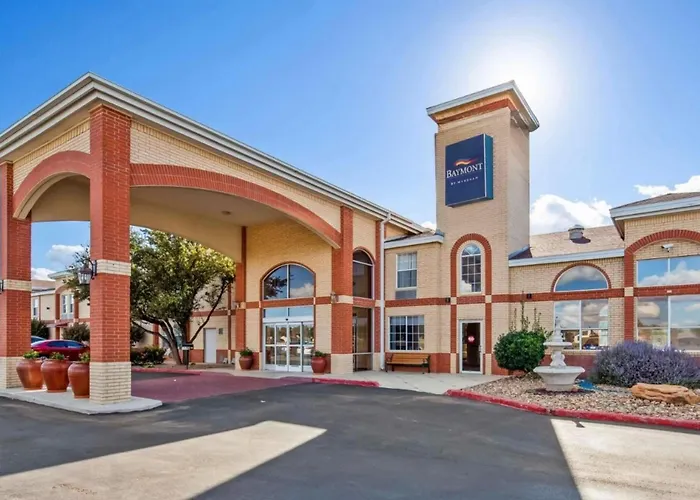 Baymont By Wyndham Lubbock Hotel