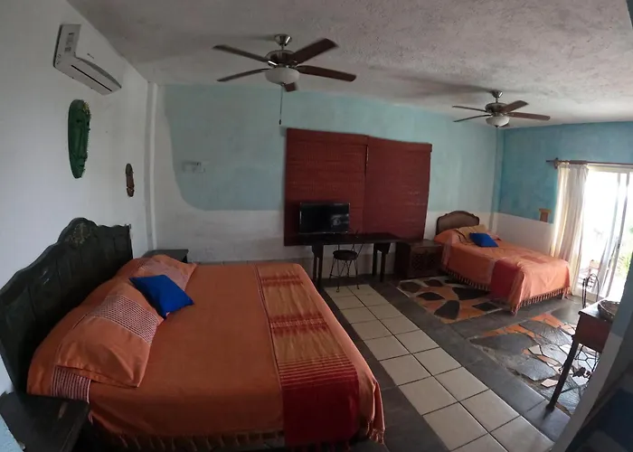 Bed and Breakfast Casa Artista Manzanillo