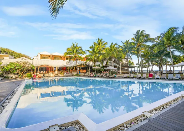Le Peninsula Bay Beach Resort & Spa Blue Bay
