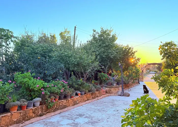 Revaklı Ev Guest House Rizokarpaso