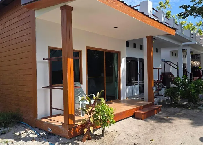 Sea To Moon Lipe Bed & Breakfast