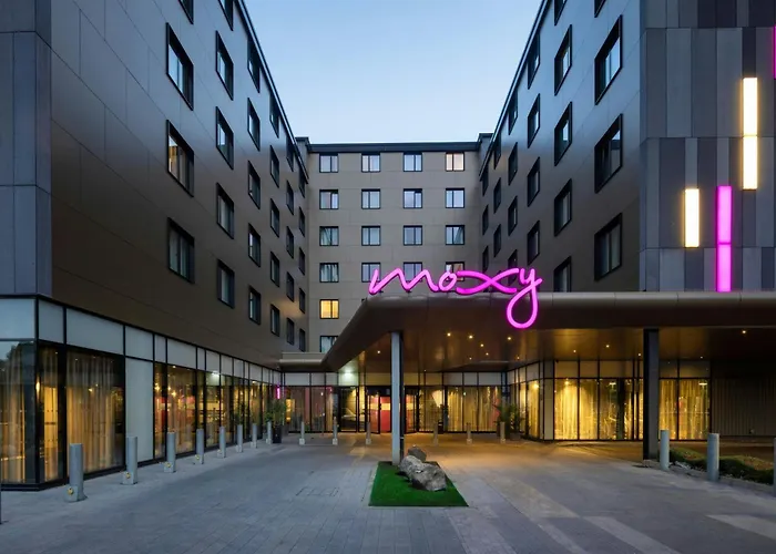 Hotel Moxy London Heathrow Airport Hounslow