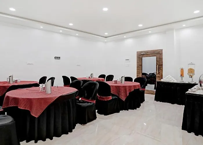 Hotel Varsha Palace Aurangabad 