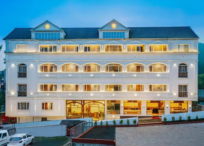 Seasons Thekkady Hotel
