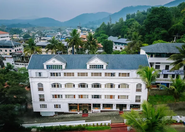 Seasons Thekkady Hotel