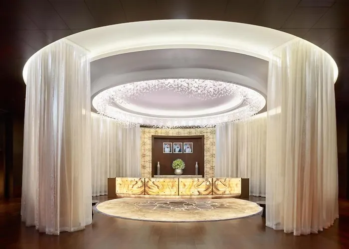 Grand Hyatt Abu Dhabi Hotel & Residences Emirates Pearl