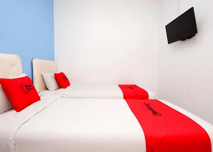 RedDoorz Near Kota Lama Semarang