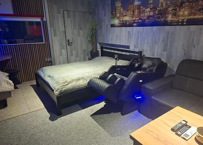 Villa Vip - Pokoje,Sniadanie,Apartament Kinowy, Masaz Gniezno