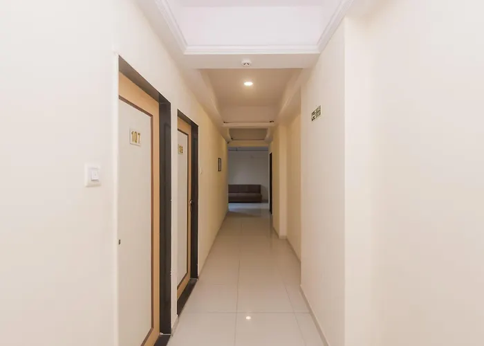 Capital O Orbit Inn Near Infiniti Mall Mumbai