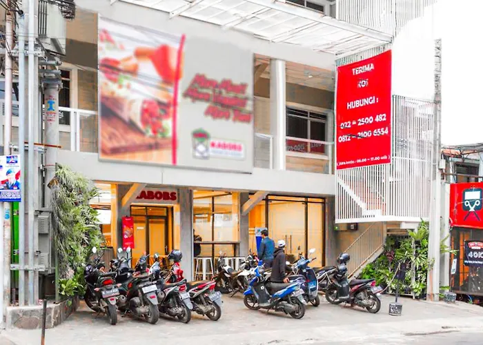 Reddoorz Plus @ Dipatiukur Bandung