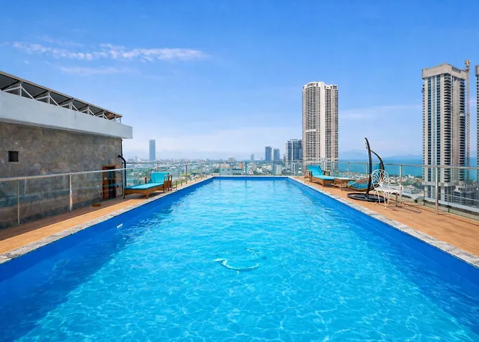 Prague Da Nang Beach Hotel