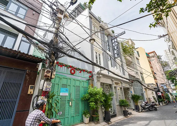 Lucky Star Hotel - Le Thi Rieng Ho Chi Minh City