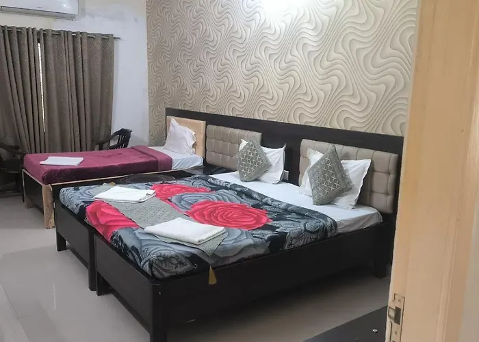 Ganga Darshanam Guesthouse At Dashashwamedh Ghat Varanasi