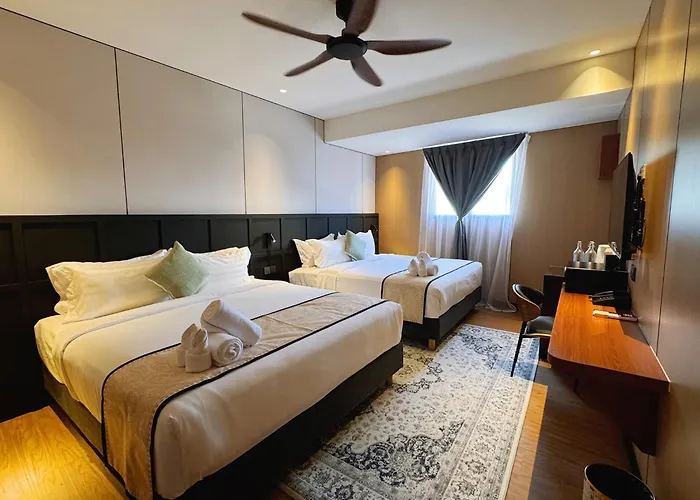 Carnarvon Suites George Town