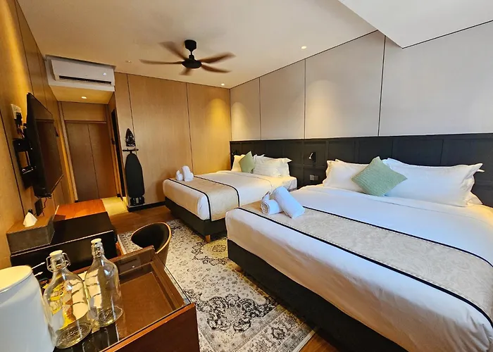 Carnarvon Suites George Town