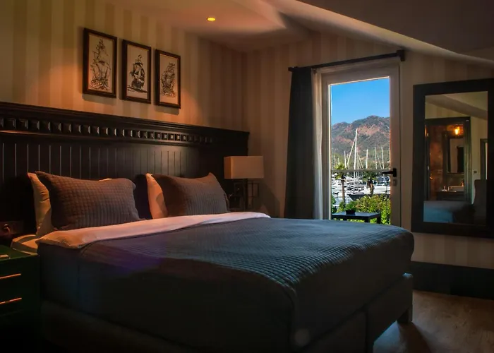 Hotel Marina Bay Goecek