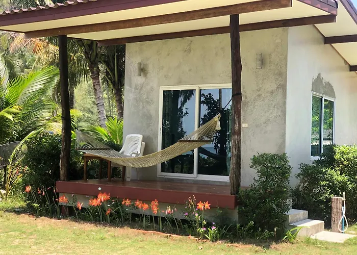 Rim Lay Hotel Ko Kut