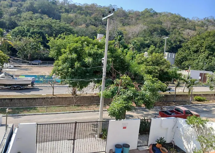 La Vivienda Villa Santa Cruz Huatulco