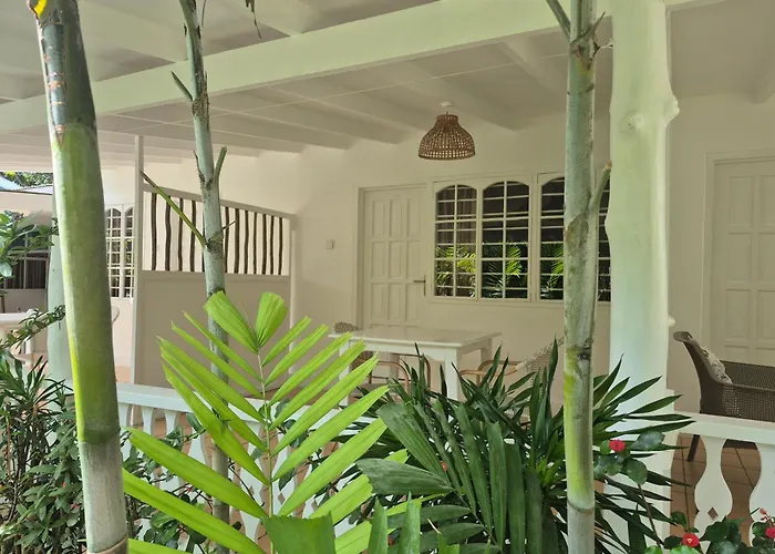 Beau Vallon Bungalows