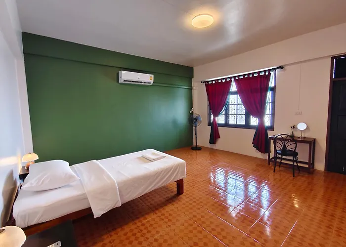Sleeper House Hotel Trang
