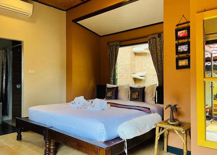 Baan Ton Rak Boutique Resort เกาะช้าง