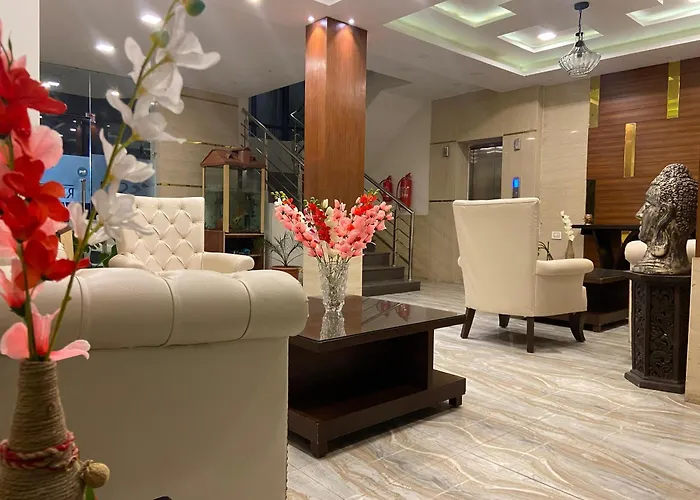 Hotel Ambika Residency Manali