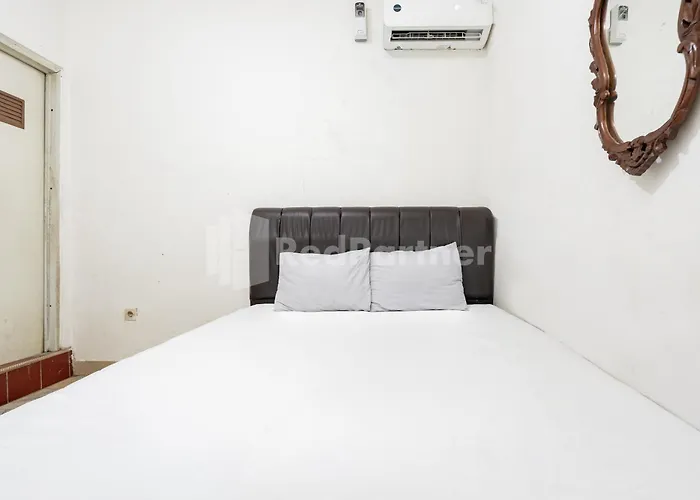 Danysa Guest House Jakarta Redpartner