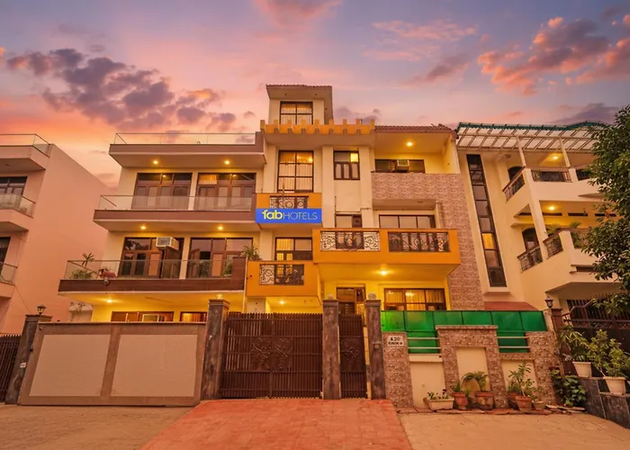 Fabhotel The Everest 43 Noida