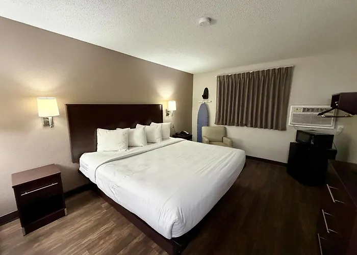 Baymont By Wyndham Findlay Motel
