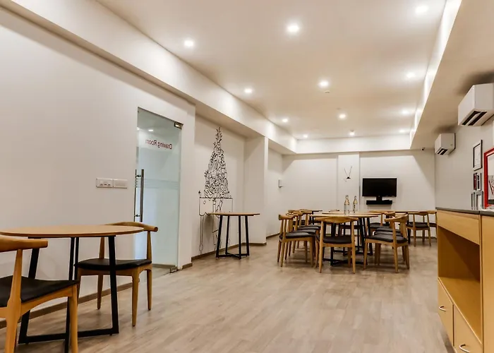 Super Townhouse Gandhi Hall Indore