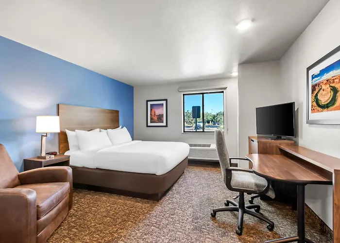 Sonesta Simply Suites Avondale